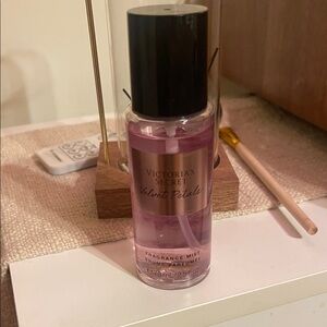 New Victoria's Secret Velvet Petals Fragrance Mist Bottle